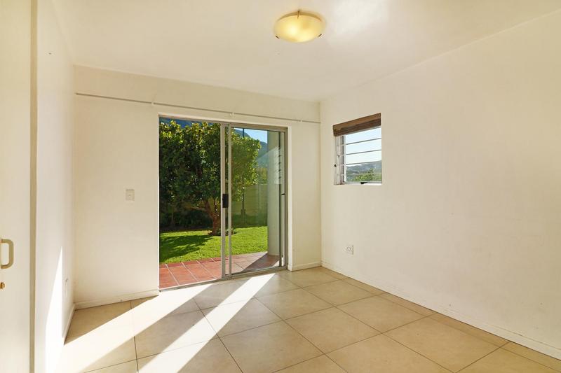 To Let 2 Bedroom Property for Rent in Beach Estate Western Cape